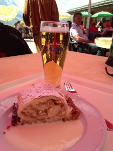 Apple Strudel with Vanilla Sauce and a Panache