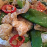 Dinner Idea: #Chicken in a #curry coconut lime sauce with chilis and cilantro plus snow peas and rice! #wowmoment #whatsfordinner #yum #asianfoodlove #spicyhot #fresh #food