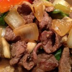 Dinner Idea:Stir fried #beef with onion, mushroom and peeper in oyster sauce! #wowmoment #whatdfordinner #glutenfree #thaifoodlove #asianfoodlove #alittlespicy