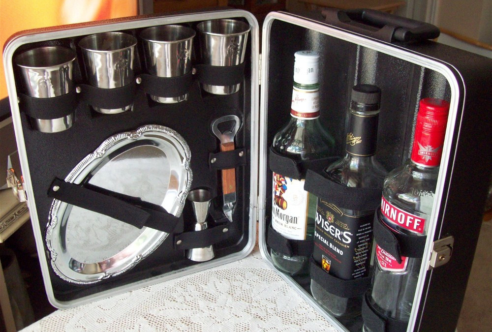 4 Great Vintage Bar Accessories