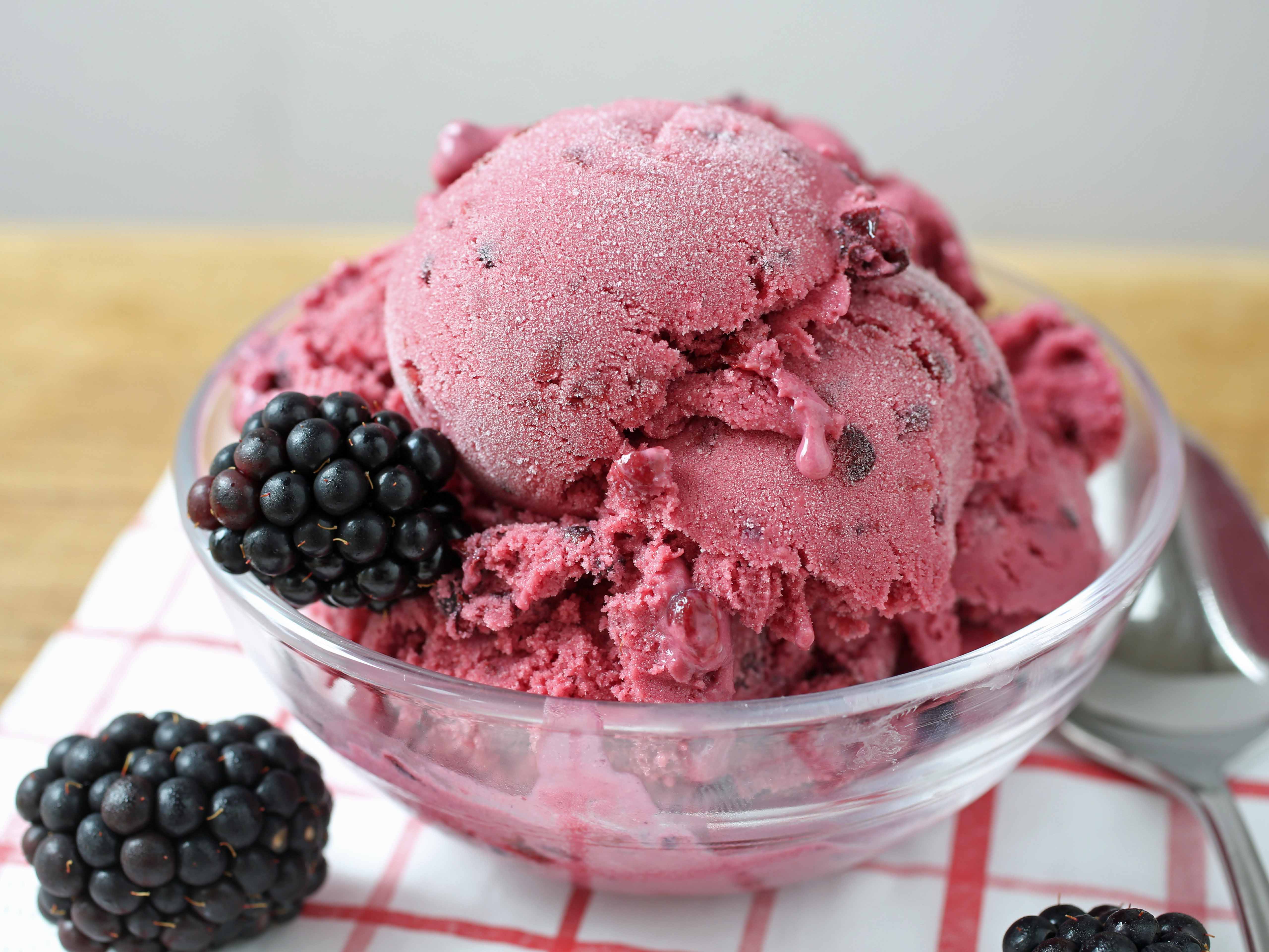 how to make blackberry ice cream