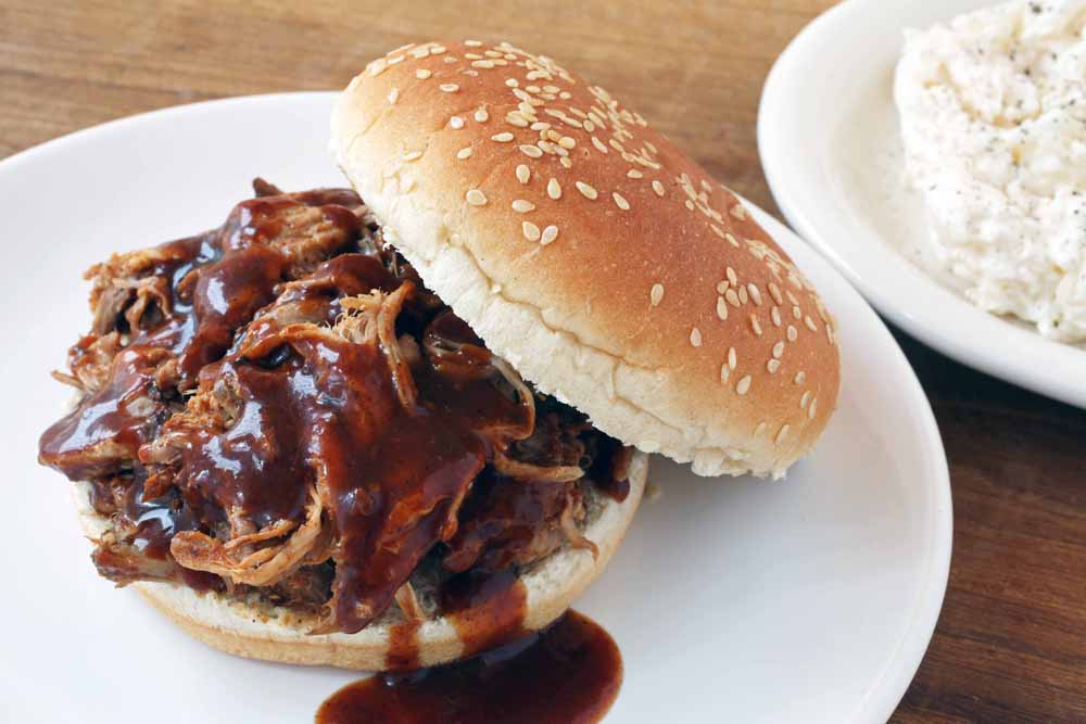 how to make pulled pork in the slow cooker