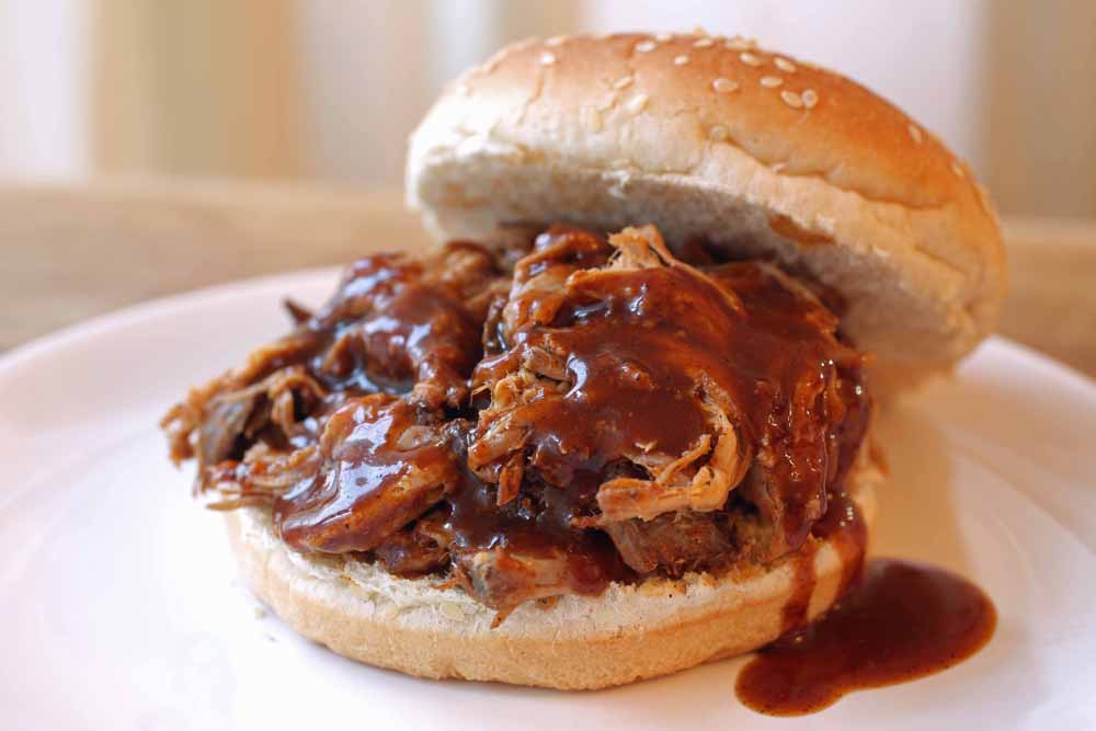 how to make pulled pork in the slow cooker